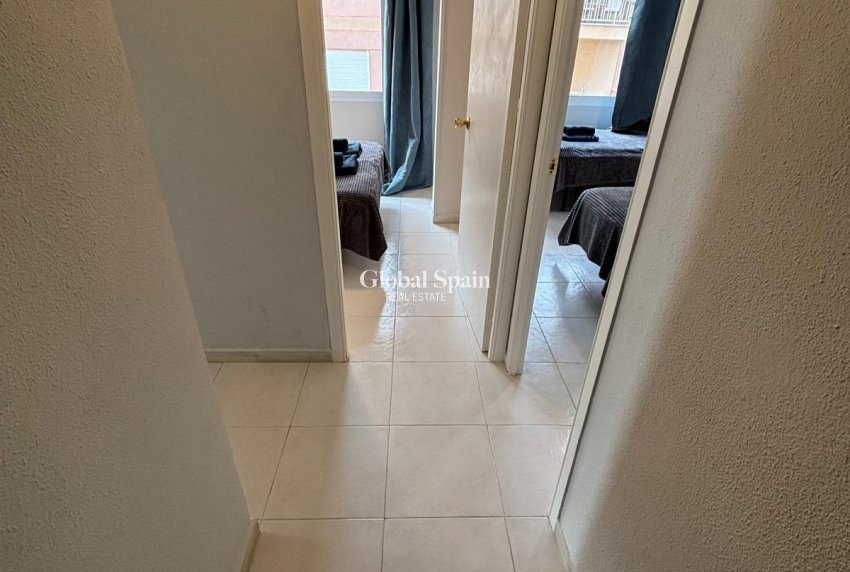 Wederverkoop - APPARTEMENT -
TORREVIEJA - Playa De Los Náufragos