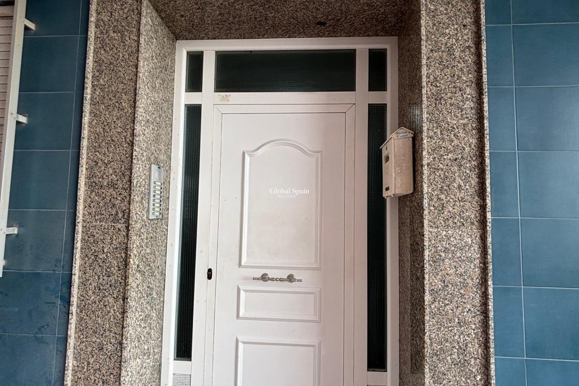 Wederverkoop - APPARTEMENT -
TORREVIEJA - Playa De Los Náufragos