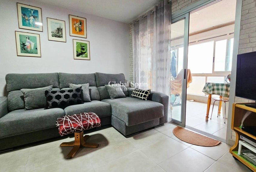 Wederverkoop - APPARTEMENT -
TORREVIEJA - Playa De Los Náufragos
