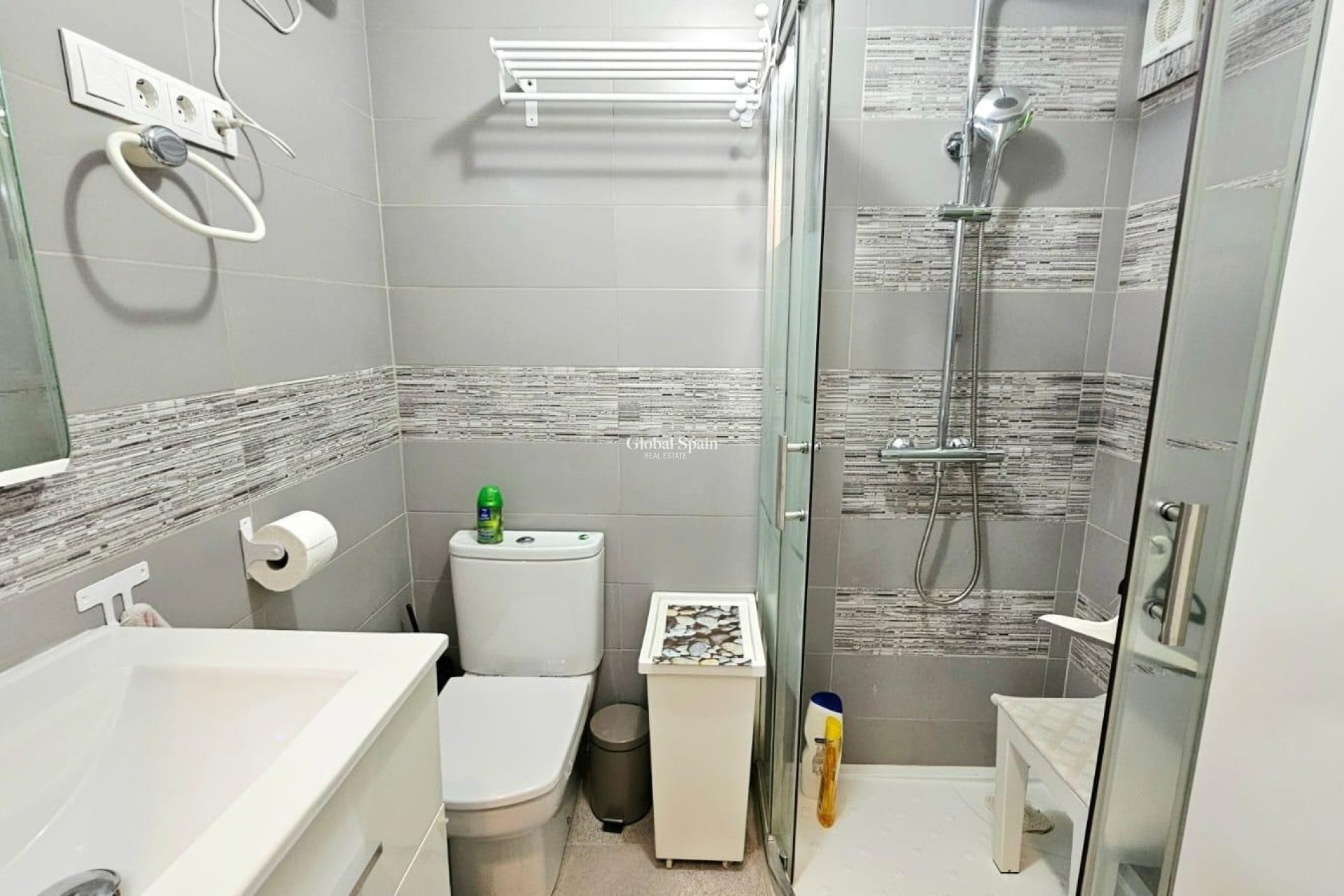 Wederverkoop - APPARTEMENT -
TORREVIEJA - Playa De Los Náufragos