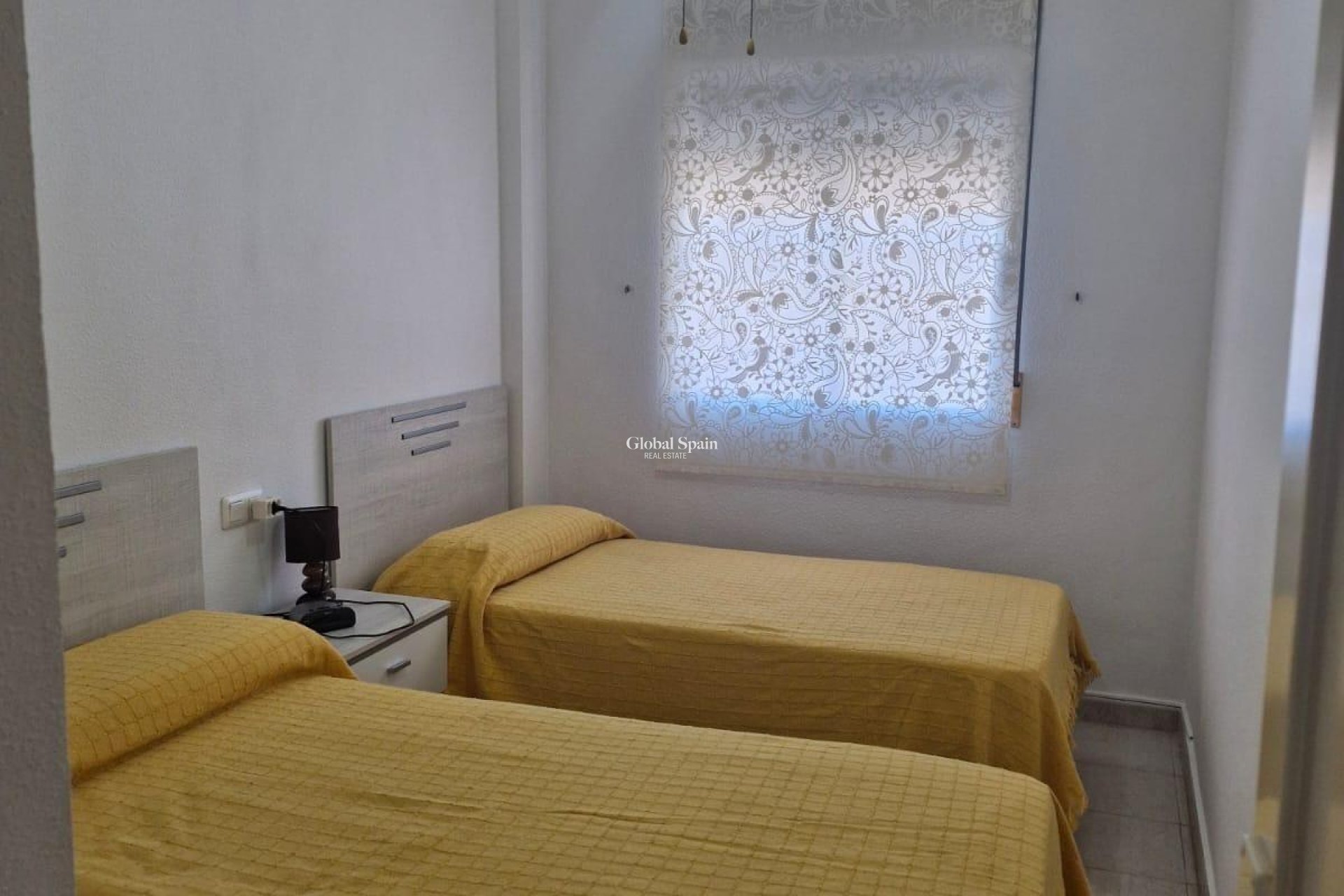 Wederverkoop - APPARTEMENT -
TORREVIEJA - Playa De Los Náufragos