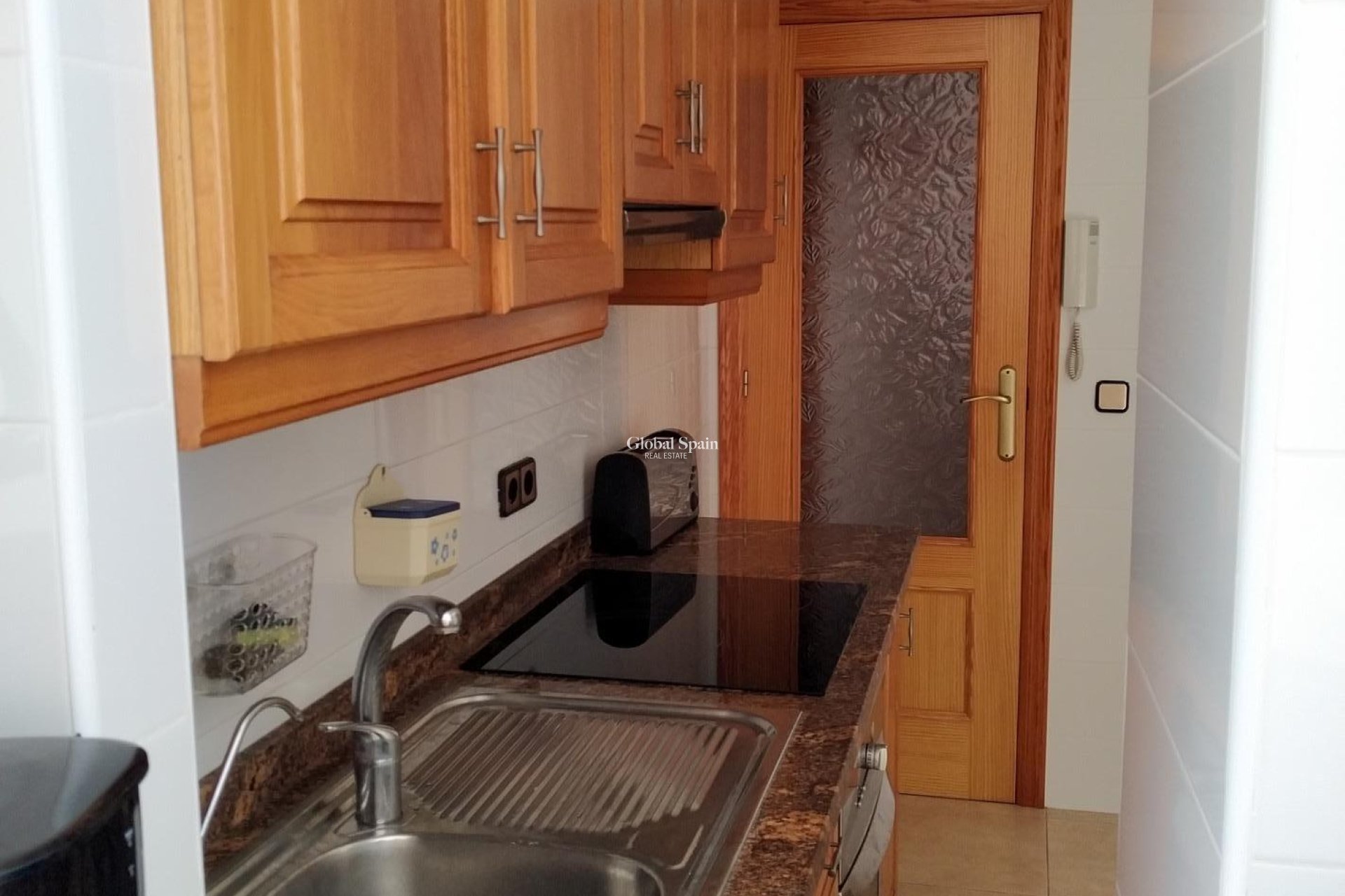 Wederverkoop - APPARTEMENT -
TORREVIEJA - Playa De Los Náufragos