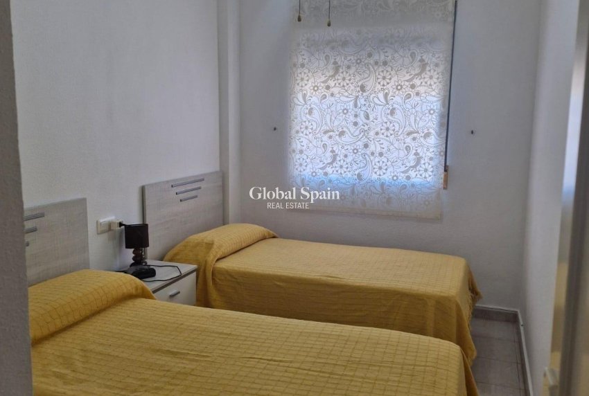 Wederverkoop - APPARTEMENT -
TORREVIEJA - Playa De Los Náufragos