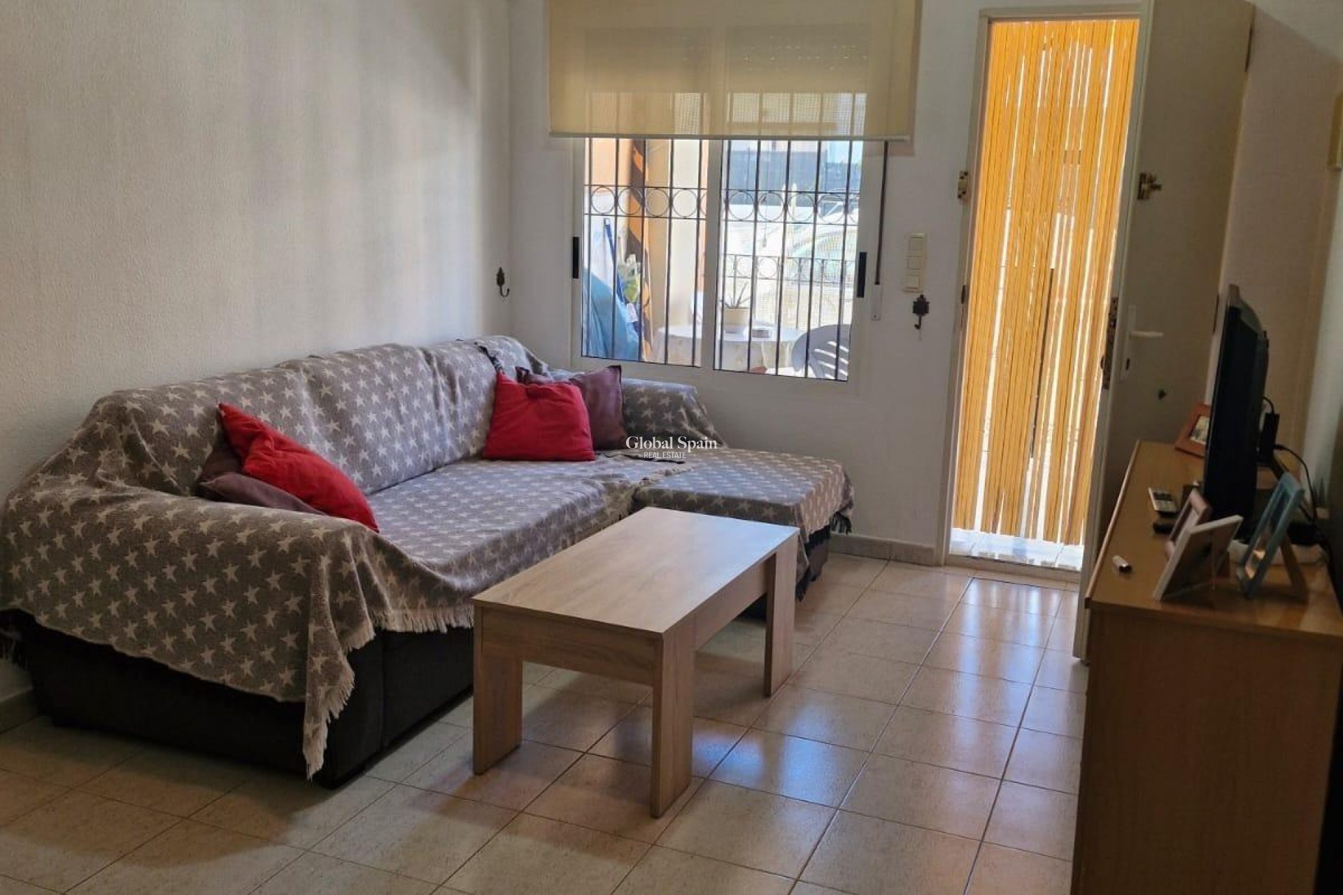 Wederverkoop - APPARTEMENT -
TORREVIEJA - Playa De Los Náufragos