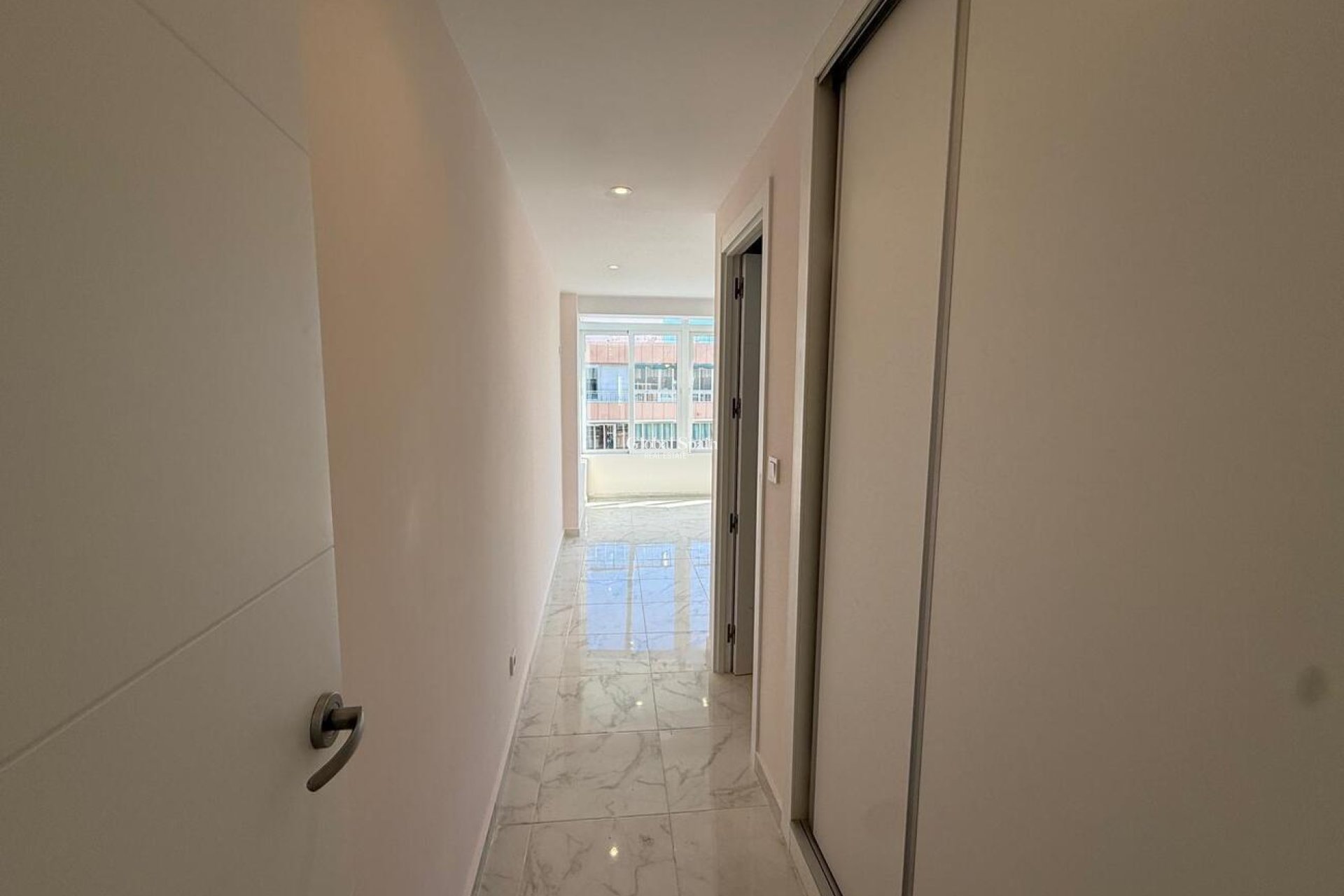 Wederverkoop - APPARTEMENT -
TORREVIEJA - Playa del Acequión