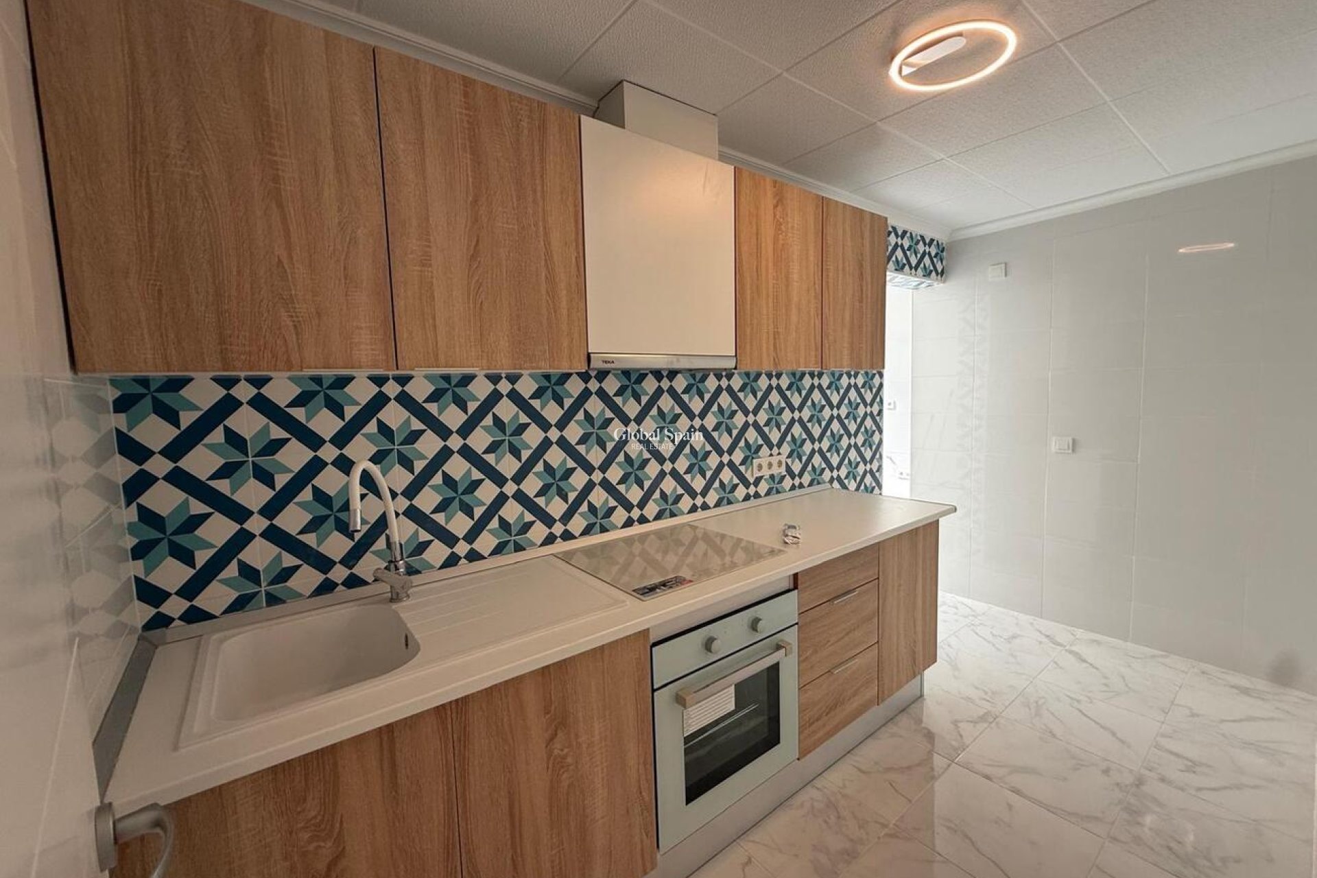 Wederverkoop - APPARTEMENT -
TORREVIEJA - Playa del Acequión