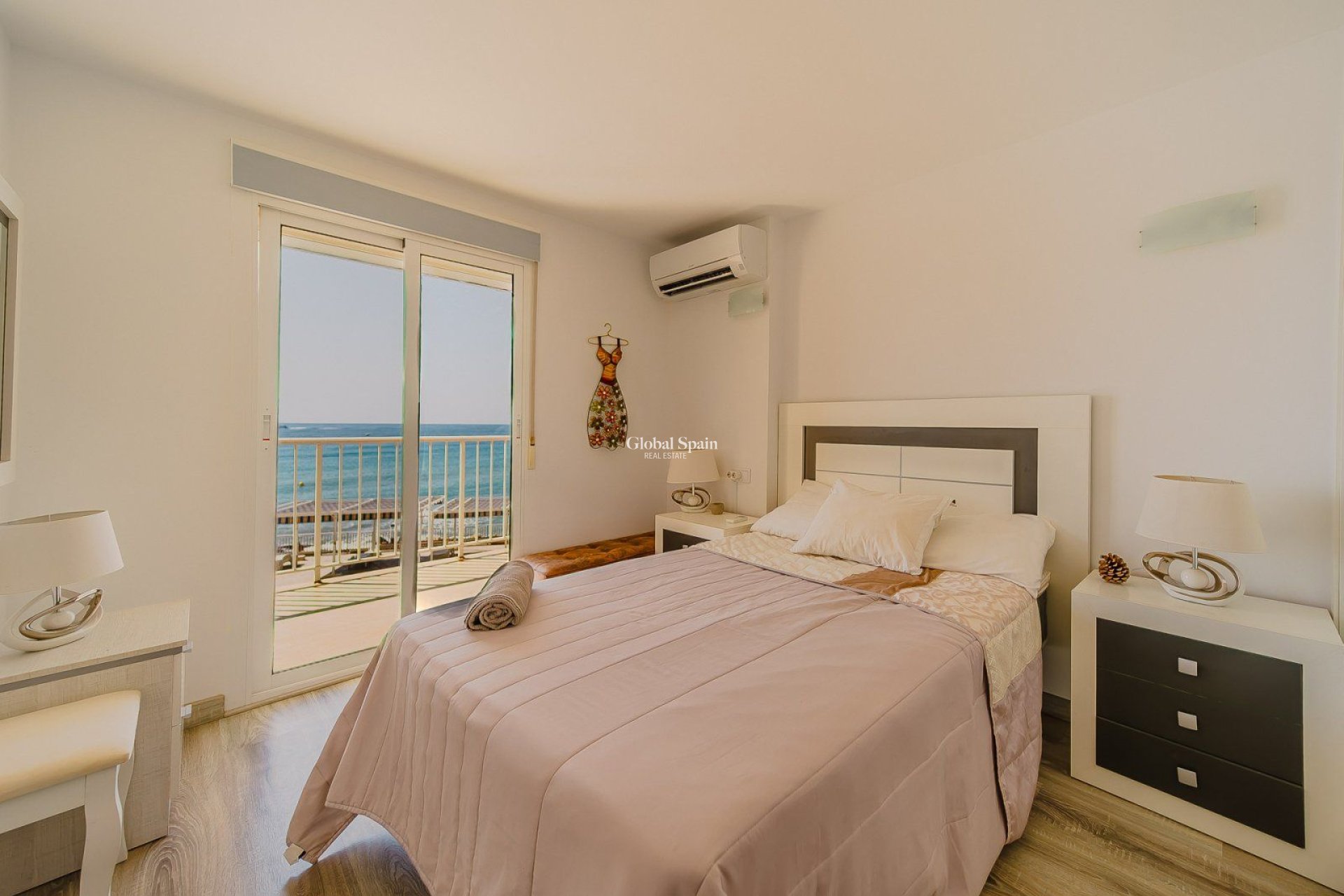 Wederverkoop - Appartement -
TORREVIEJA - Playa del cura