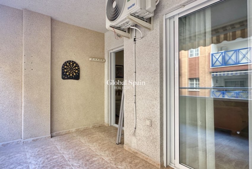 Wederverkoop - Appartement -
TORREVIEJA - Playa del Cura