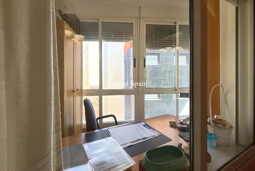 Wederverkoop - Appartement -
TORREVIEJA - Playa del cura