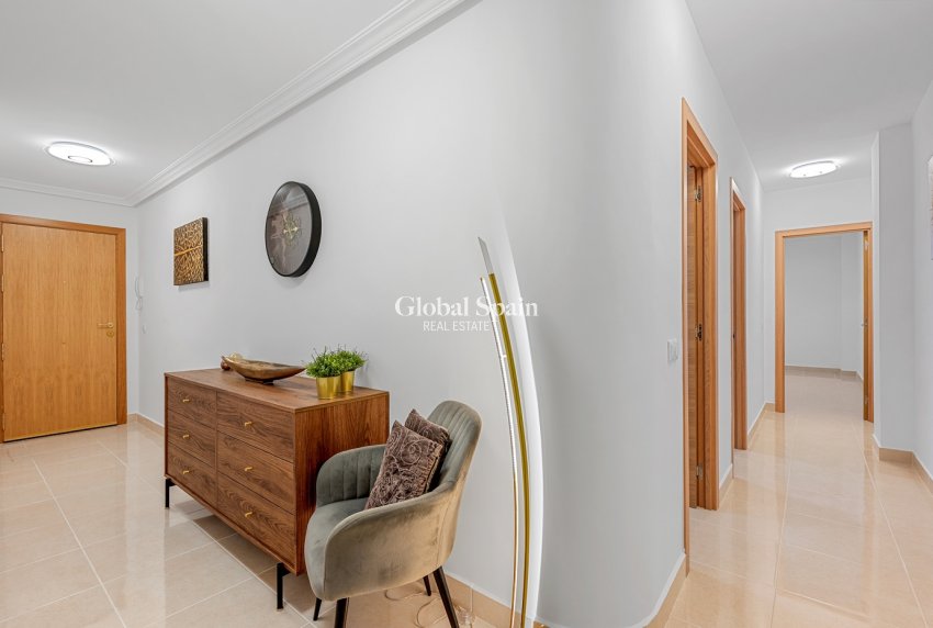 Wederverkoop - Appartement -
TORREVIEJA - Playa del Cura