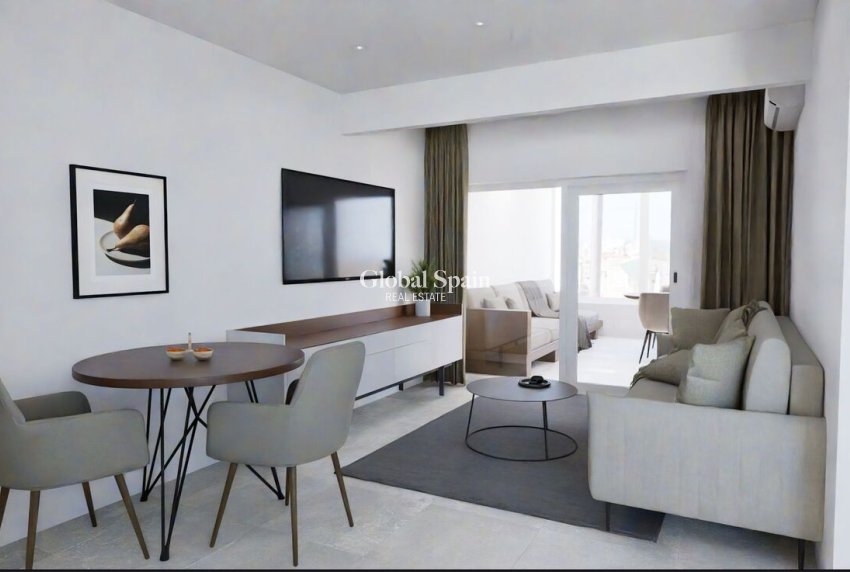 Wederverkoop - APPARTEMENT -
TORREVIEJA - Playa del Cura