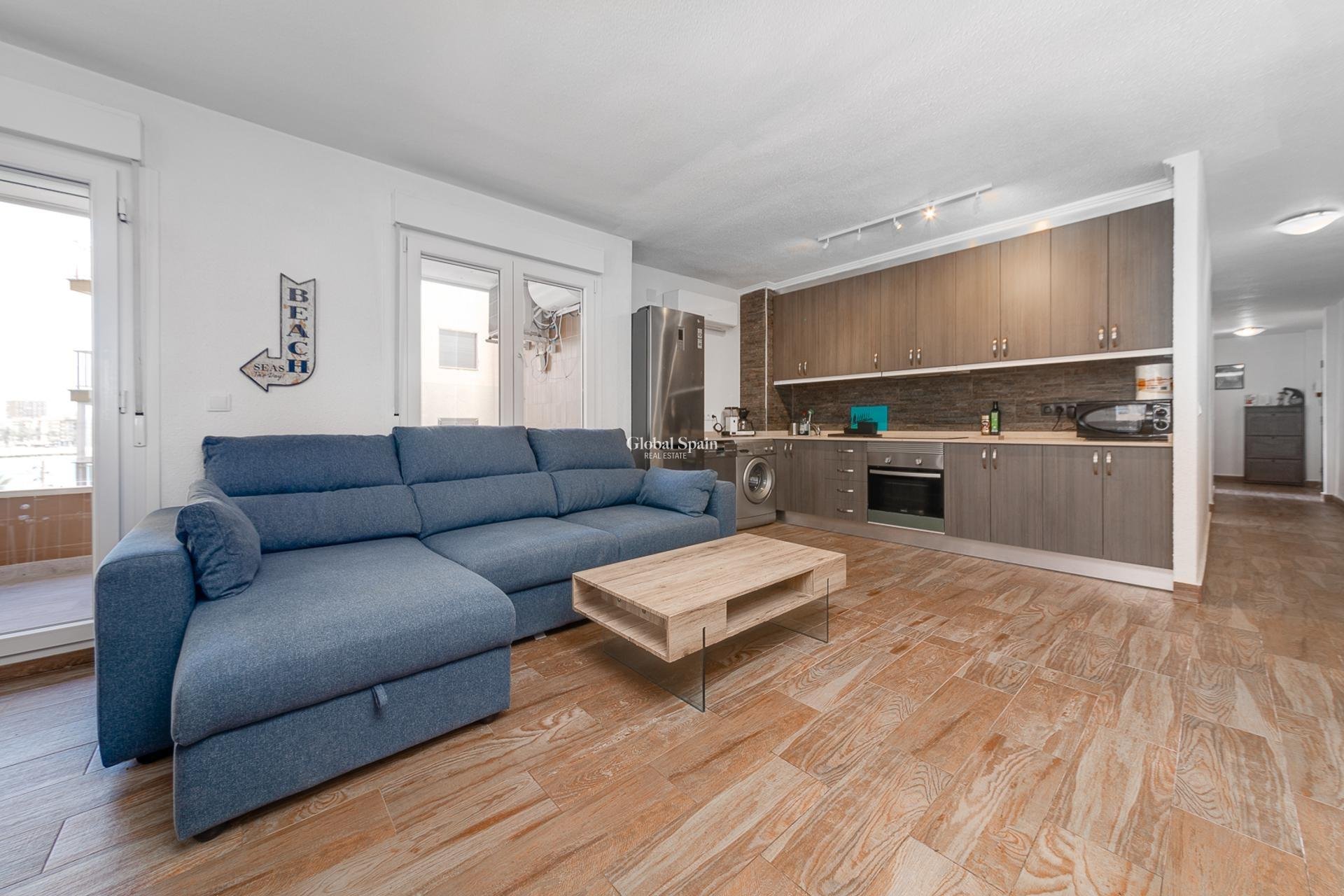 Wederverkoop - APPARTEMENT -
TORREVIEJA - Playa del Cura