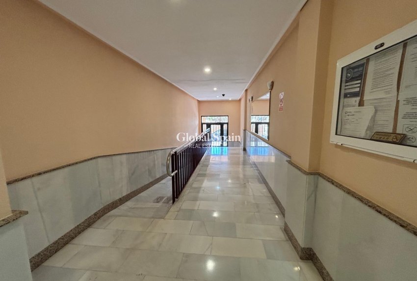 Wederverkoop - APPARTEMENT -
TORREVIEJA - Playa del Cura