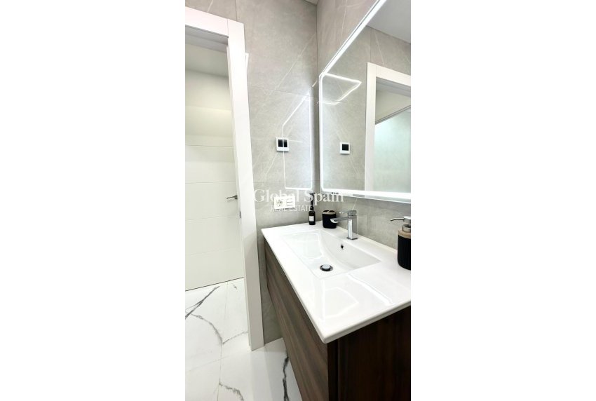 Wederverkoop - APPARTEMENT -
TORREVIEJA - Playa del Cura