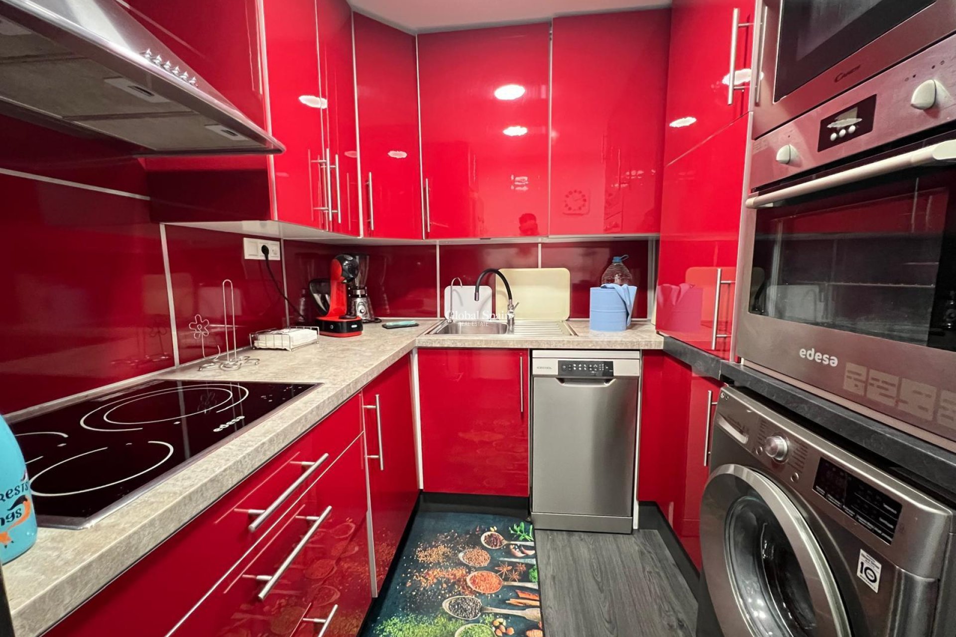 Wederverkoop - APPARTEMENT -
TORREVIEJA - Playa del Cura