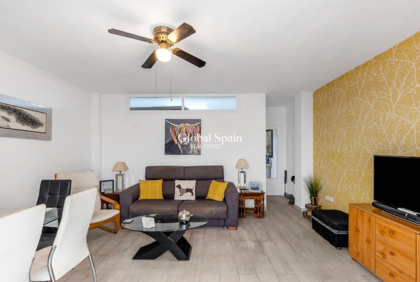 Wederverkoop - APPARTEMENT -
TORREVIEJA - Playa del Cura