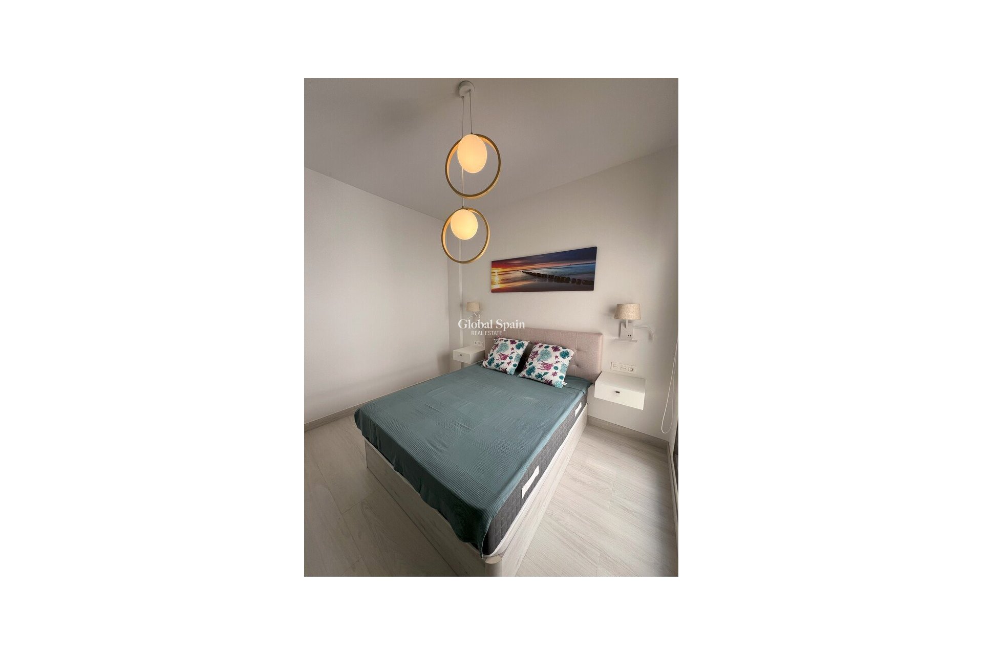 Wederverkoop - APPARTEMENT -
TORREVIEJA - Playa del Cura