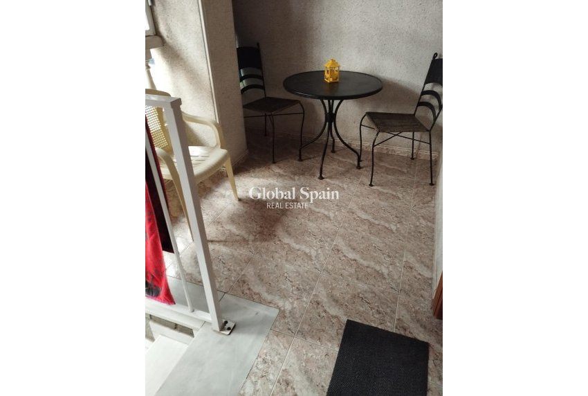 Wederverkoop - APPARTEMENT -
TORREVIEJA - Playa del Cura