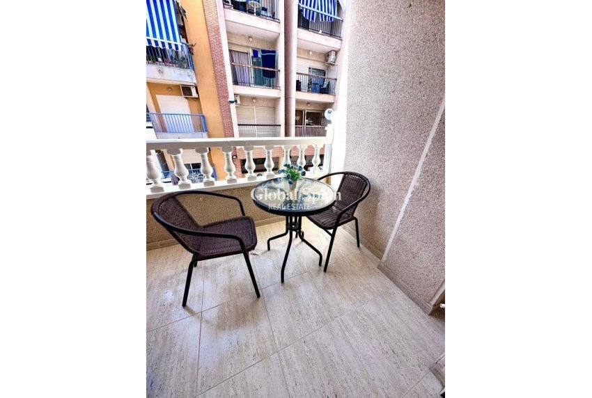 Wederverkoop - APPARTEMENT -
TORREVIEJA - Playa del Cura