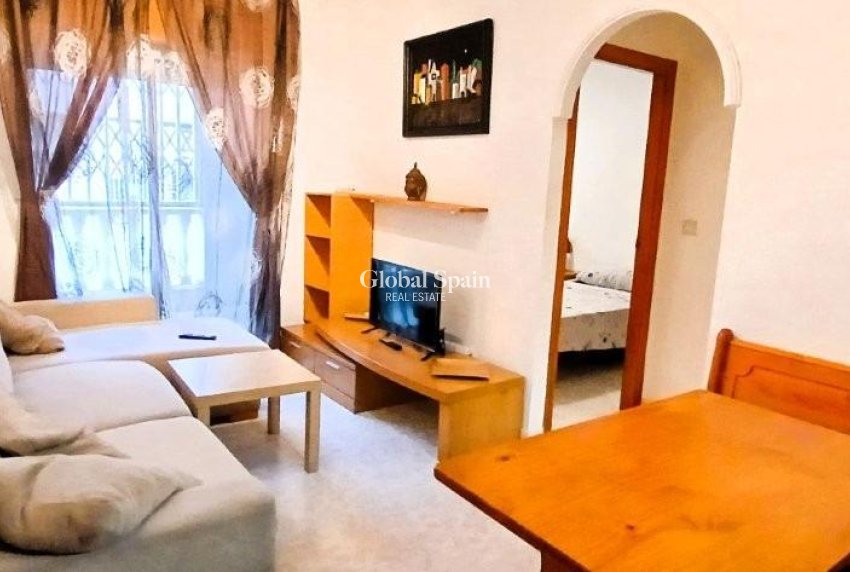 Wederverkoop - APPARTEMENT -
TORREVIEJA - Playa del Cura