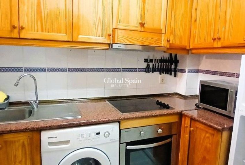 Wederverkoop - APPARTEMENT -
TORREVIEJA - Playa del Cura