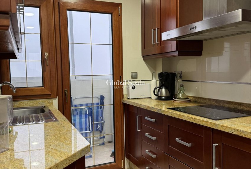 Wederverkoop - APPARTEMENT -
TORREVIEJA - Playa del Cura