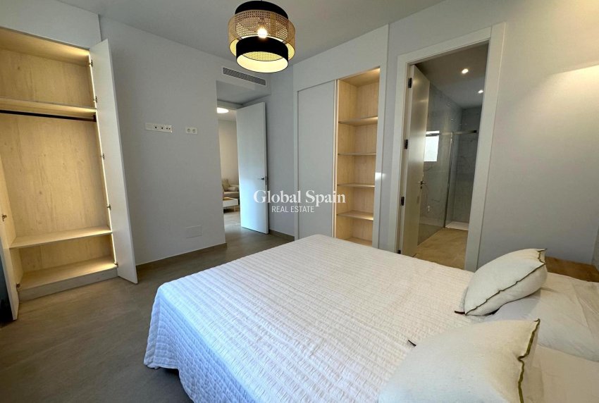 Wederverkoop - APPARTEMENT -
TORREVIEJA - Playa del Cura