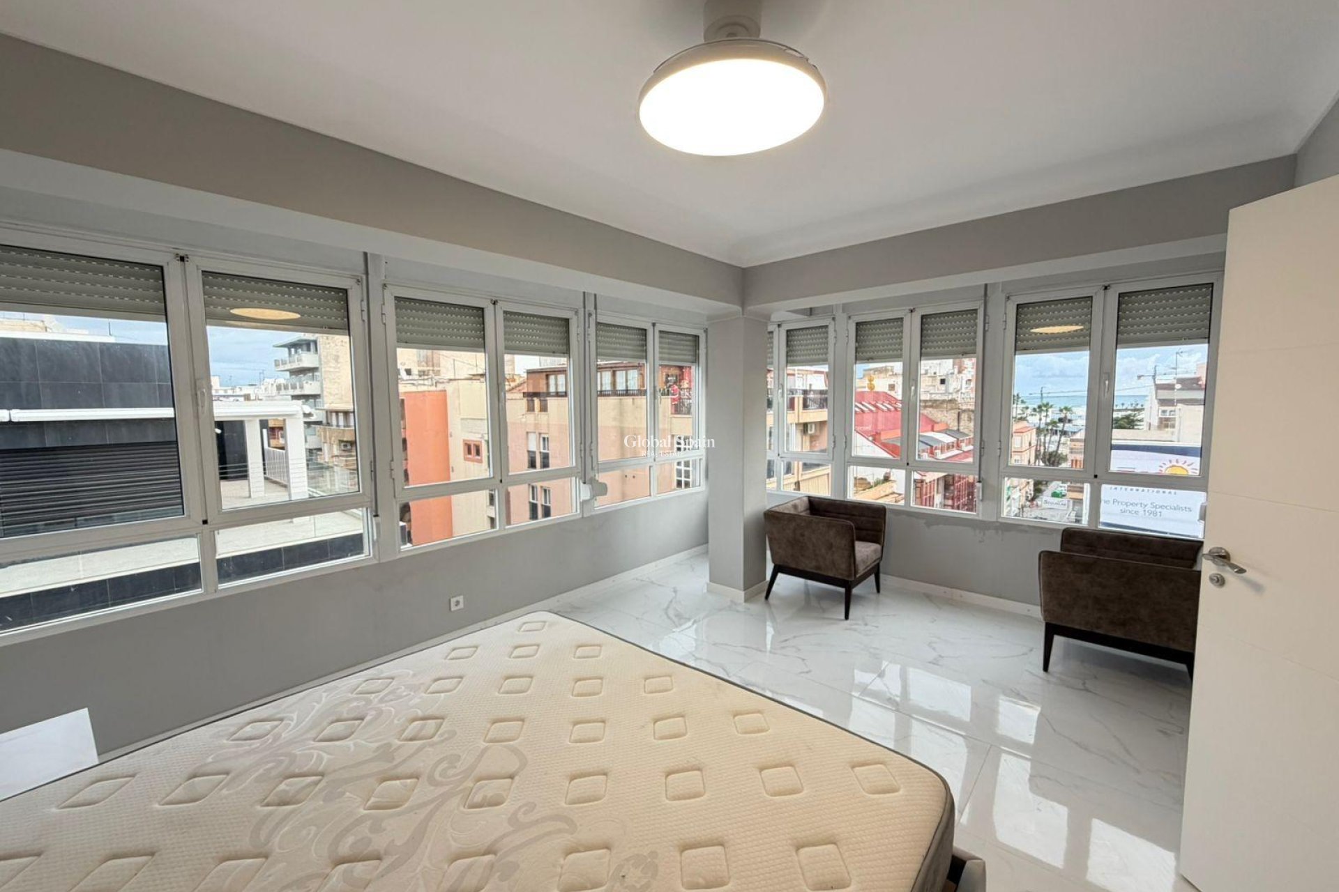 Wederverkoop - APPARTEMENT -
TORREVIEJA - Playa del Cura