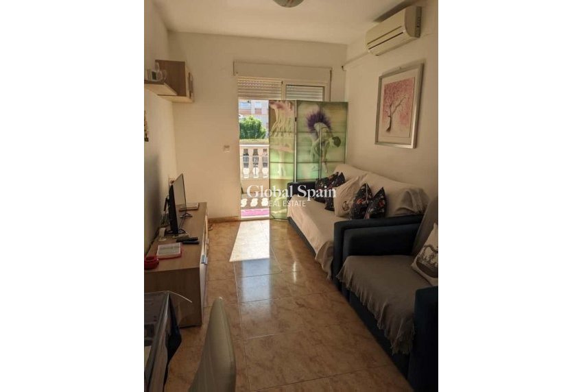 Wederverkoop - APPARTEMENT -
TORREVIEJA - Playa del Cura