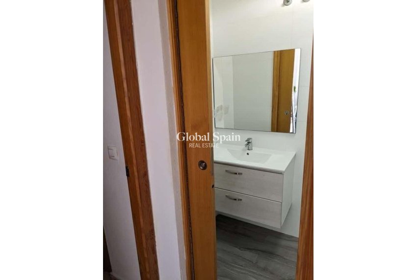 Wederverkoop - APPARTEMENT -
TORREVIEJA - Playa del Cura