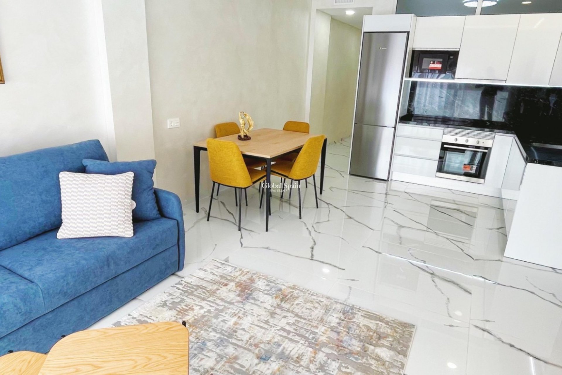 Wederverkoop - APPARTEMENT -
TORREVIEJA - Playa del Cura
