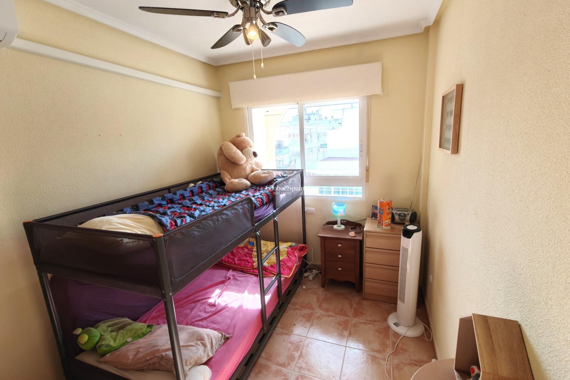 Wederverkoop - APPARTEMENT -
TORREVIEJA - Playa del Cura