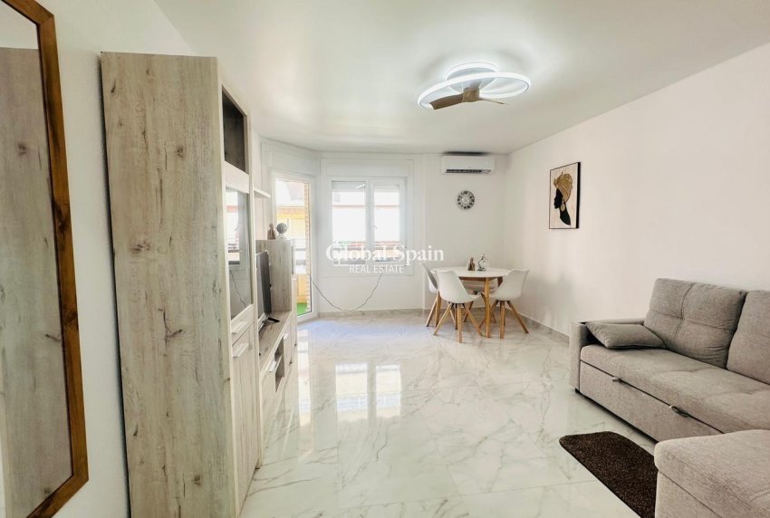 Wederverkoop - APPARTEMENT -
TORREVIEJA - Playa del Cura