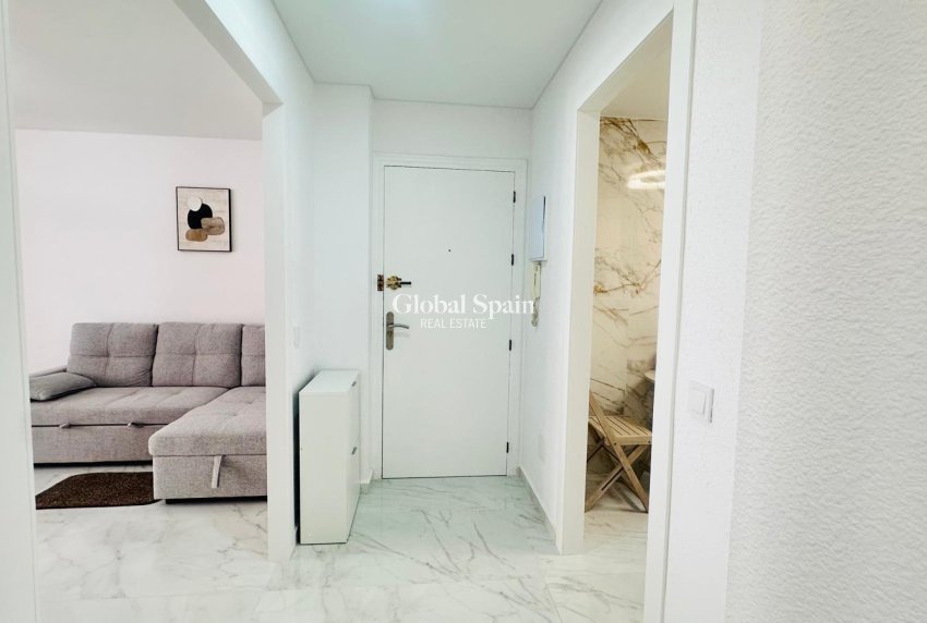 Wederverkoop - APPARTEMENT -
TORREVIEJA - Playa del Cura