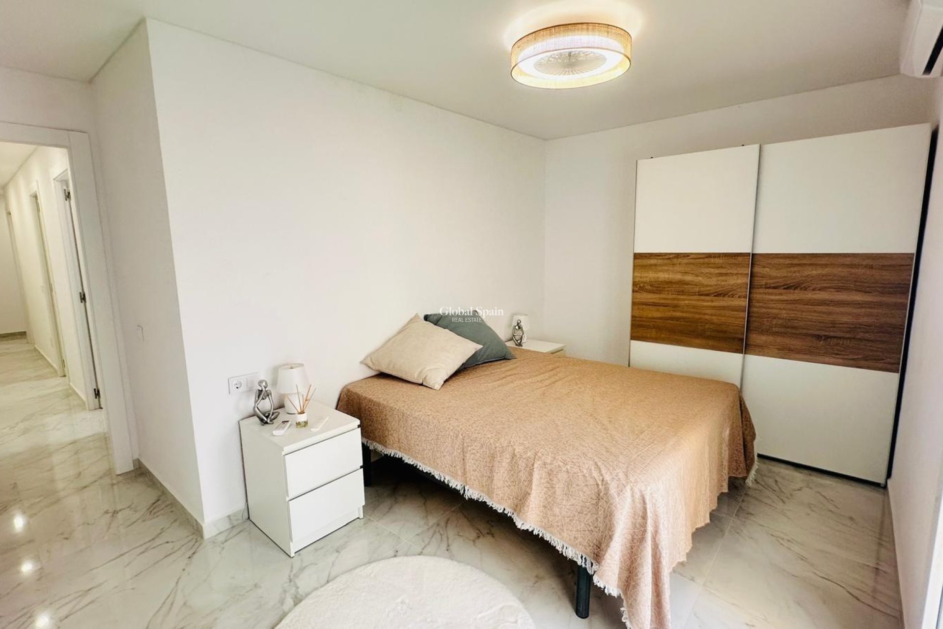 Wederverkoop - APPARTEMENT -
TORREVIEJA - Playa del Cura