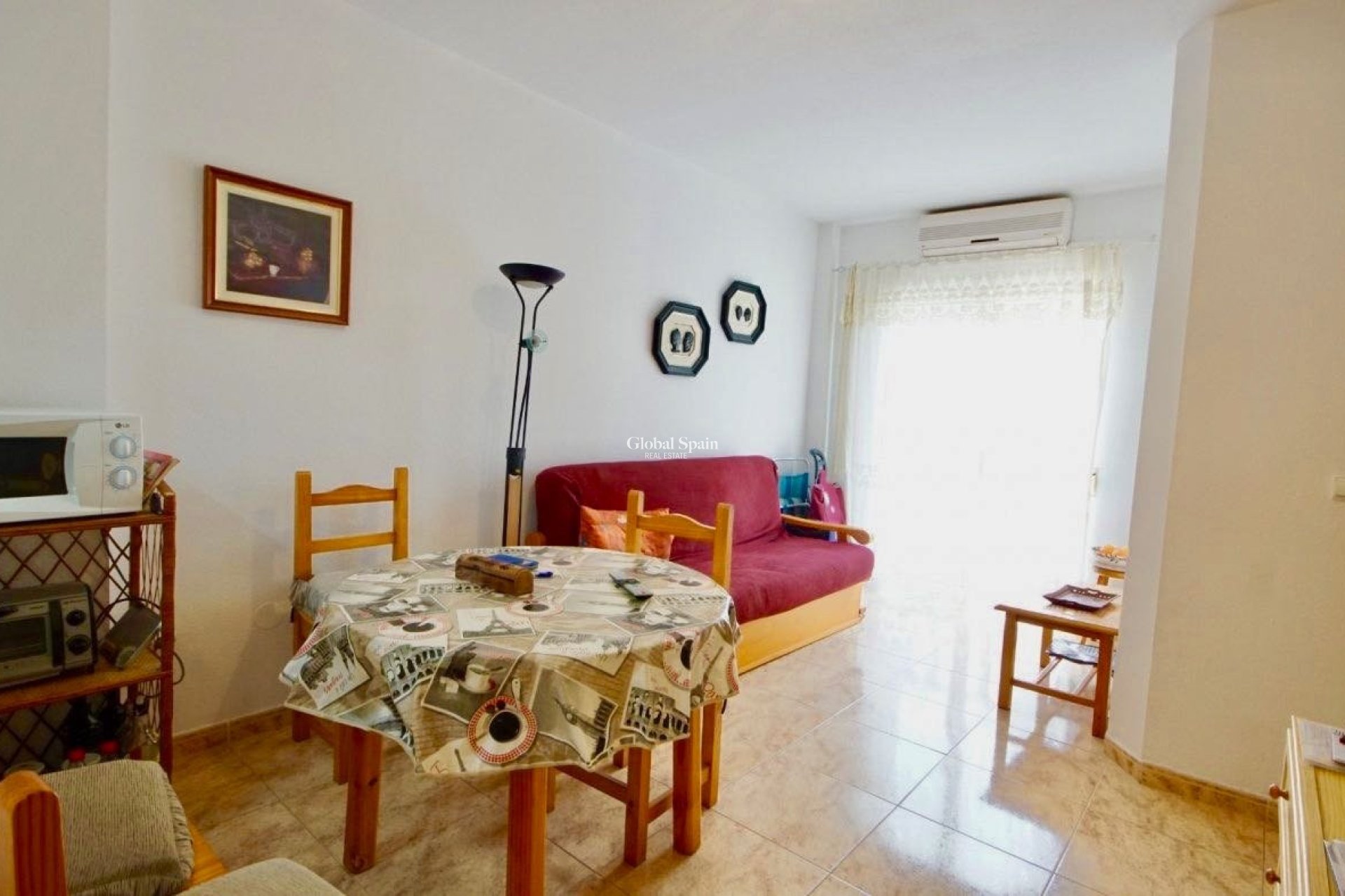 Wederverkoop - APPARTEMENT -
TORREVIEJA - Playa del cura