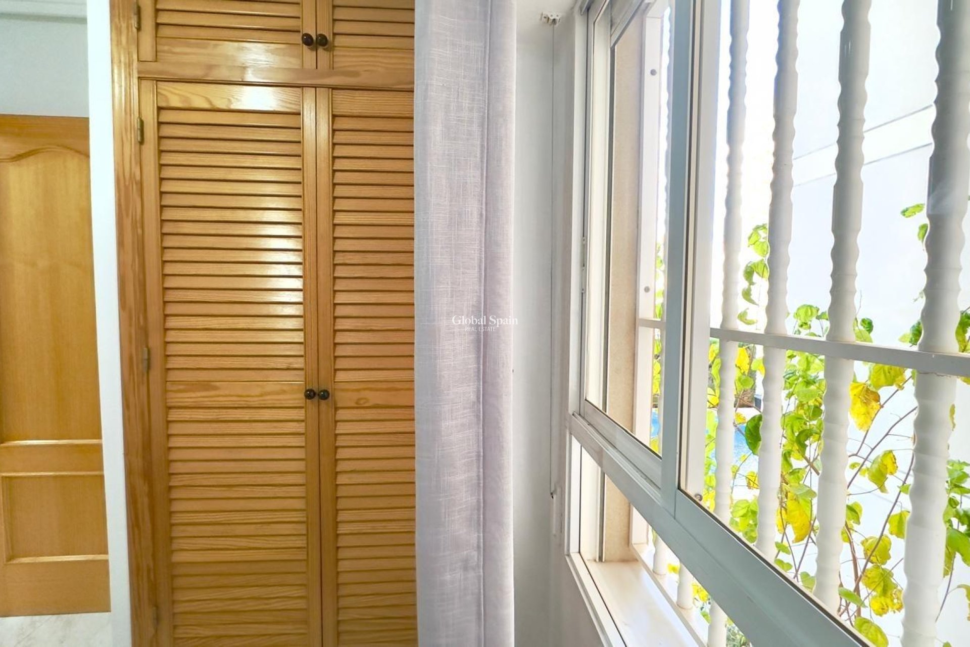 Wederverkoop - APPARTEMENT -
TORREVIEJA - Playa del Cura