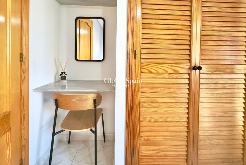 Wederverkoop - APPARTEMENT -
TORREVIEJA - Playa del Cura