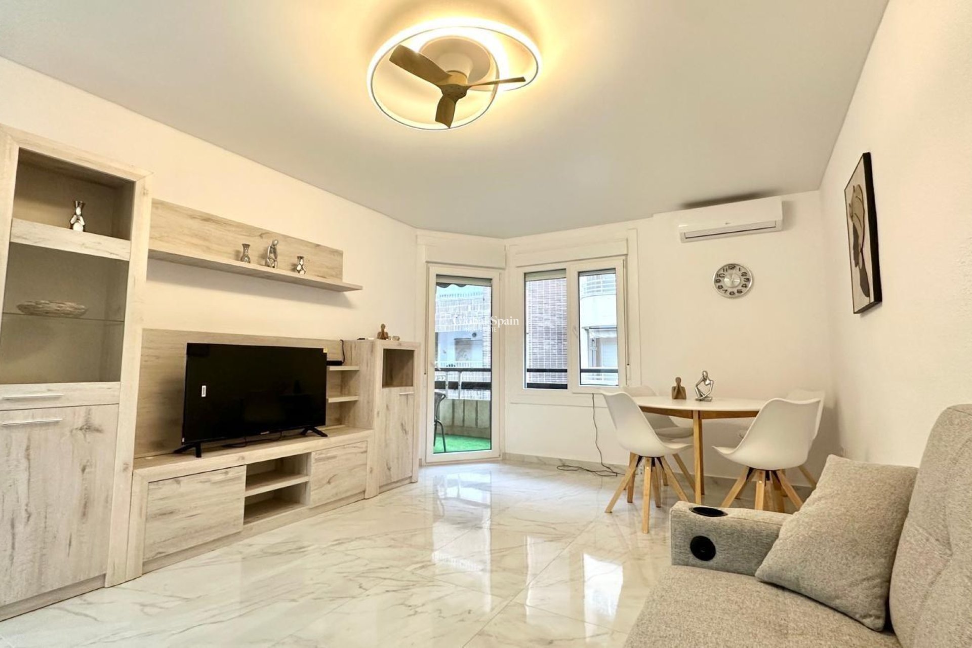 Wederverkoop - APPARTEMENT -
TORREVIEJA - Playa del Cura