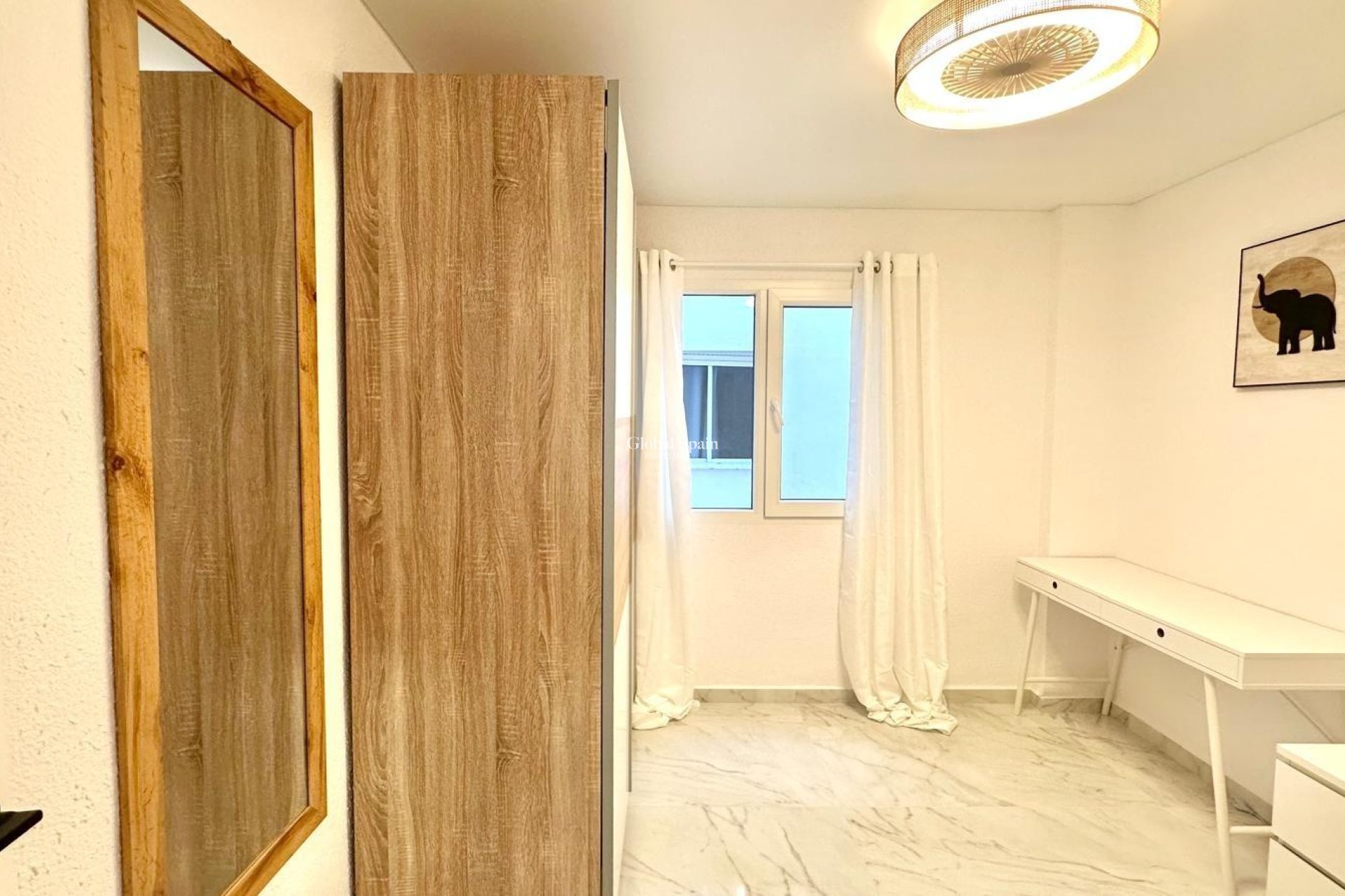 Wederverkoop - APPARTEMENT -
TORREVIEJA - Playa del Cura