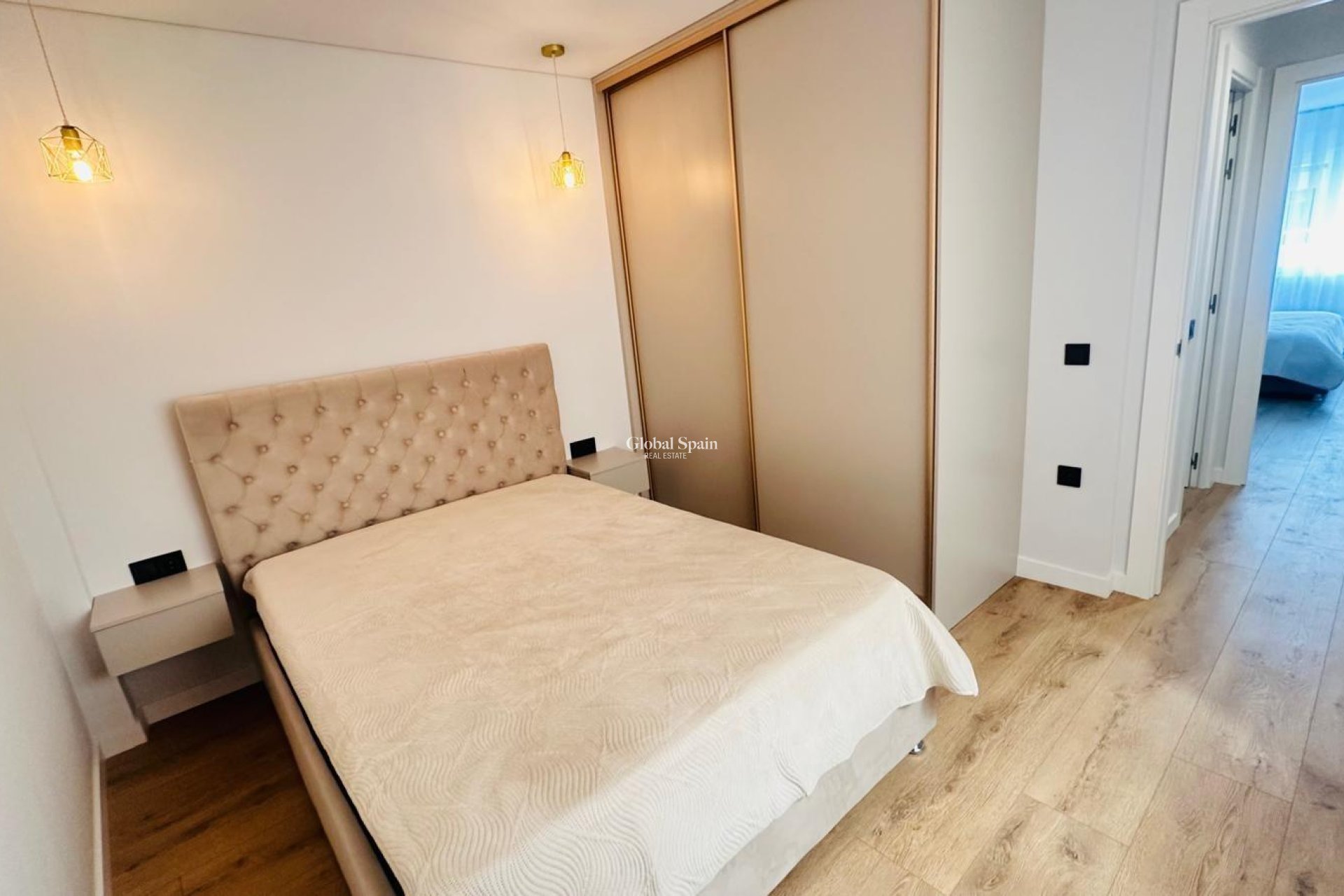 Wederverkoop - APPARTEMENT -
TORREVIEJA - Playa del Cura