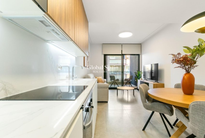 Wederverkoop - APPARTEMENT -
TORREVIEJA - Playa del Cura