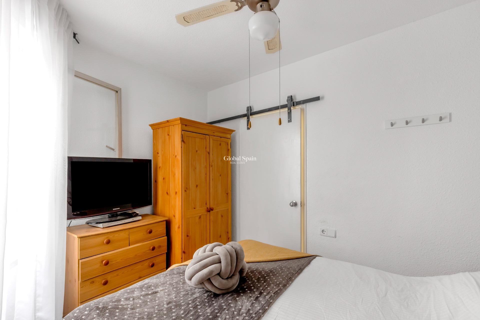 Wederverkoop - APPARTEMENT -
TORREVIEJA - Playa del Cura