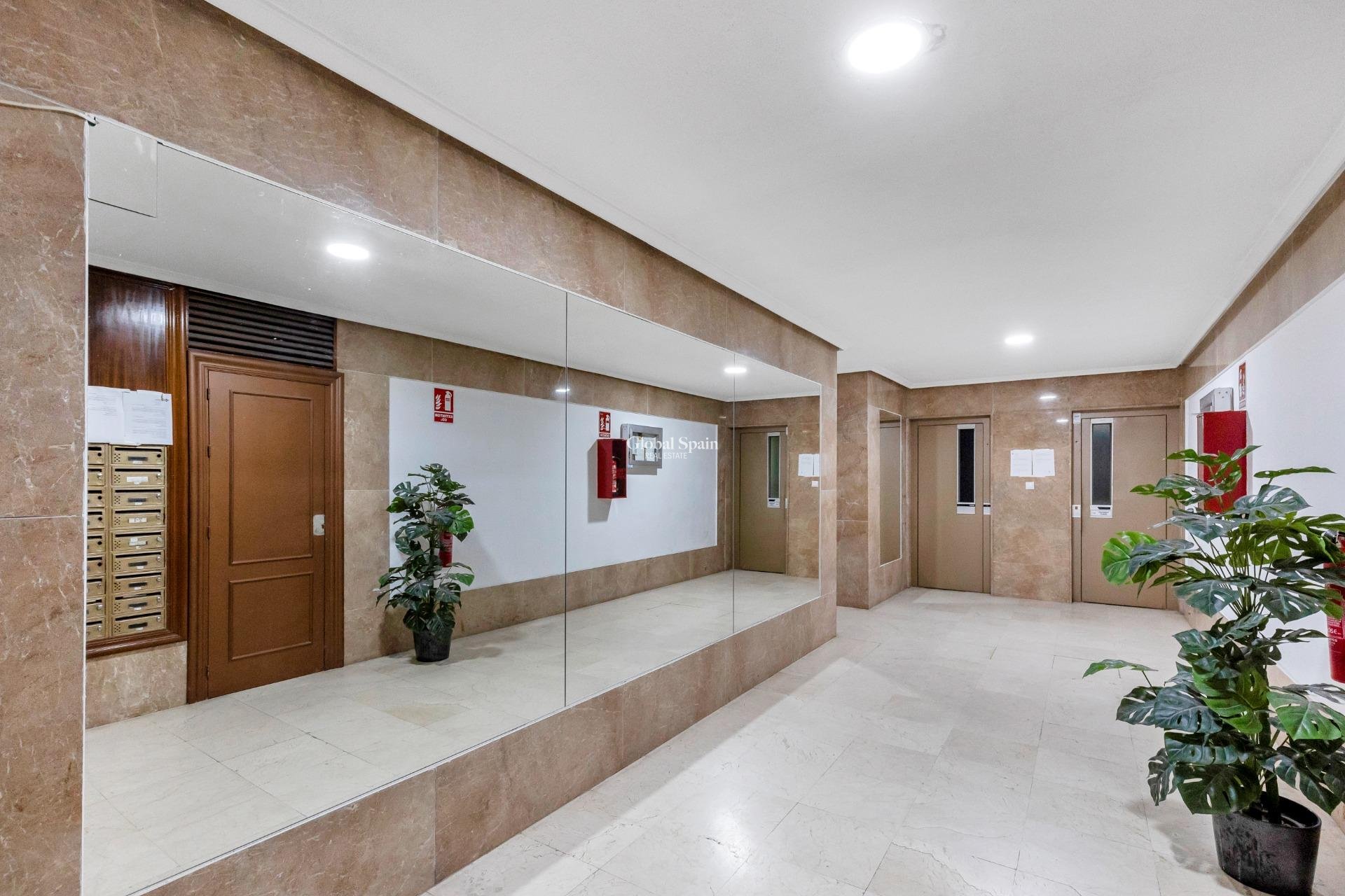 Wederverkoop - APPARTEMENT -
TORREVIEJA - Playa del Cura