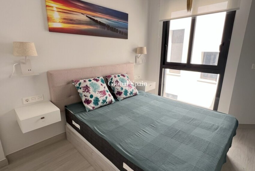 Wederverkoop - APPARTEMENT -
TORREVIEJA - Playa del Cura
