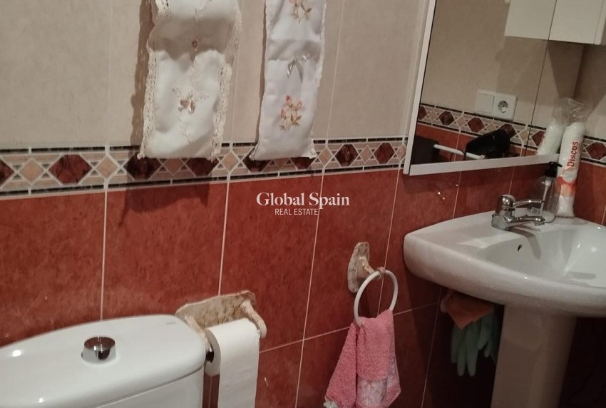 Wederverkoop - APPARTEMENT -
TORREVIEJA - Playa del Cura