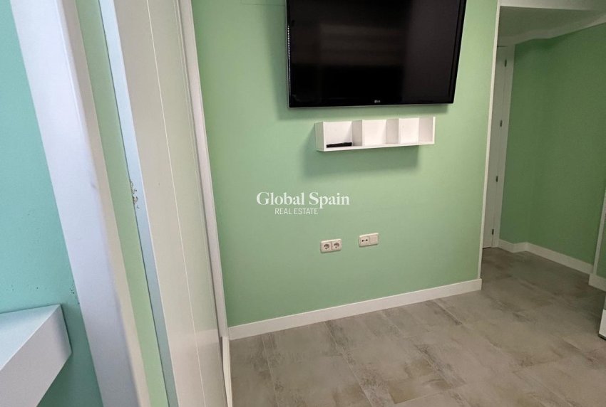 Wederverkoop - APPARTEMENT -
TORREVIEJA - Playa del Cura