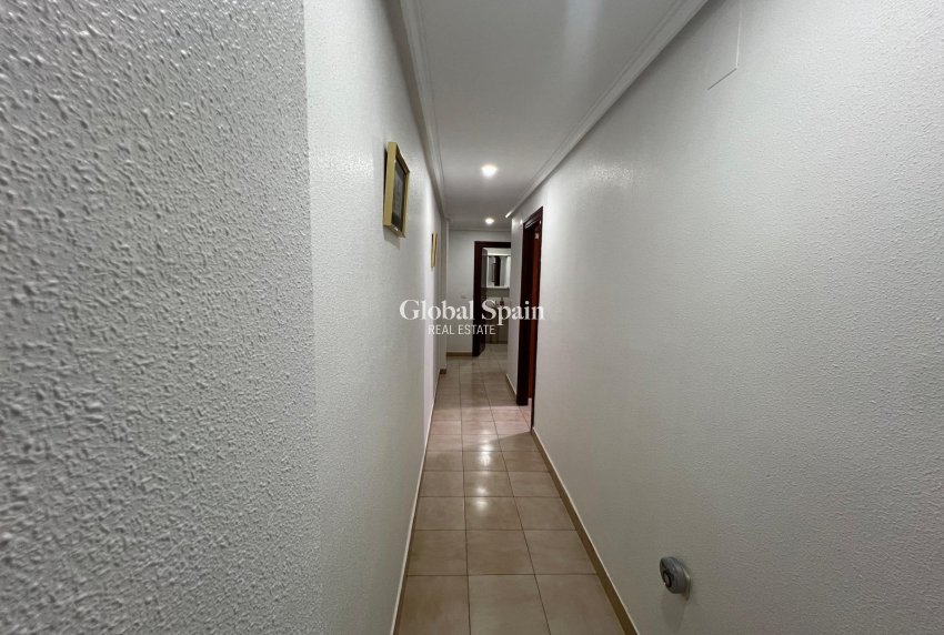 Wederverkoop - APPARTEMENT -
TORREVIEJA - Playa del Cura