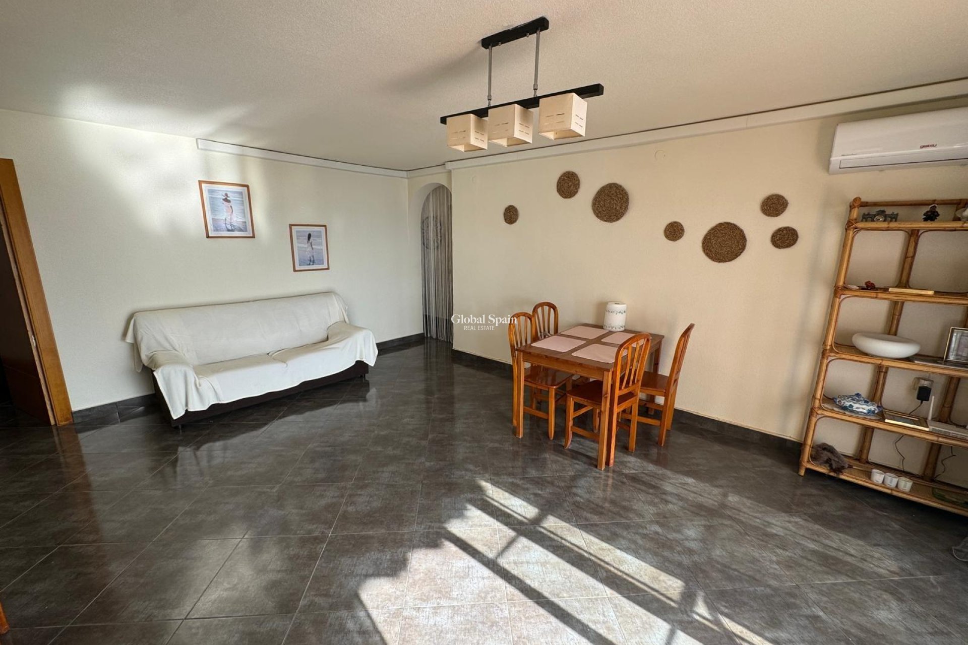 Wederverkoop - APPARTEMENT -
TORREVIEJA - Playa del Cura