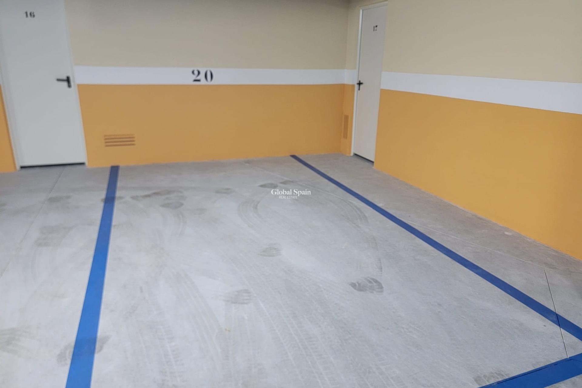 Wederverkoop - APPARTEMENT -
TORREVIEJA - Playa del Cura